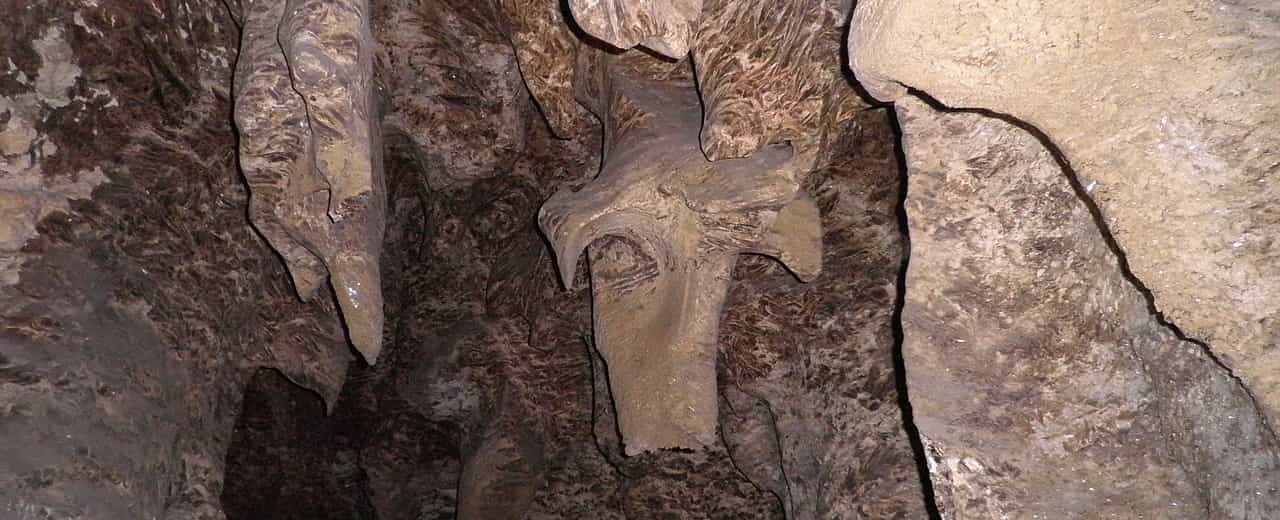 Кришталева печера є однією з найбільших гіпсових утворень у Європі.
