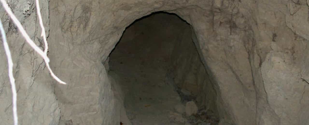 Геонавт - небольшая пещера возле Киева.