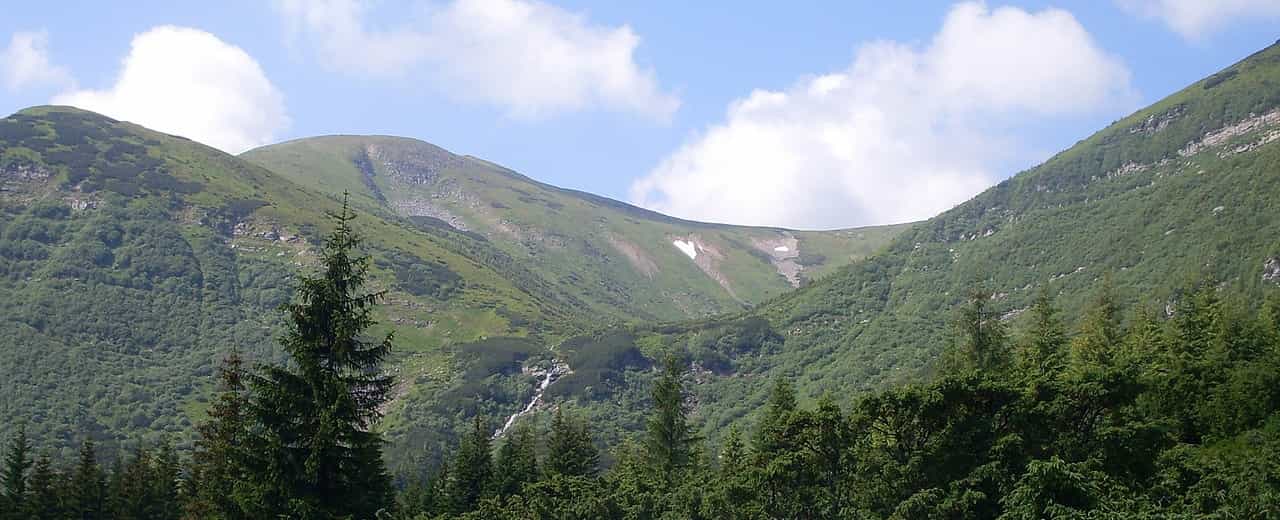 Прутський (Говерлянський) водоспад на схилі гори Говерла.