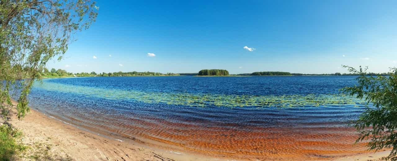 Нобель - прісноводне озеро в Зарічненському районі Рівненської області.