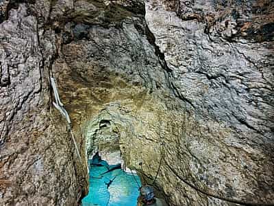 The duration of the explored tunnels of the Optimistic Cave is over 260 km, which covers an area of up to 2 km².