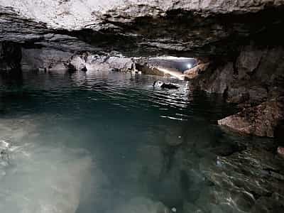 Пещера Оптимистическая находится в Борщевском районе, Тернопольской области, на юго-западе населенного пункта Королевка.