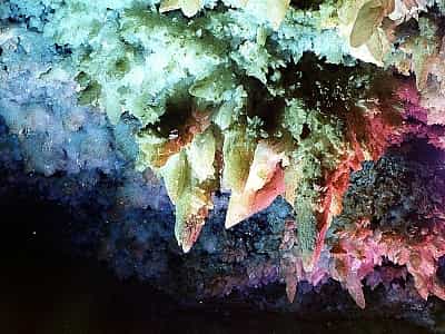 Карстова печера Атлантида таїть у собі безліч таємниць та загадок. Вона знаходиться у мальовничому районі. Підземелля привертає до себе увагу наявністю трьох ярусів ходів, численними залами та гіпсовими кристалами.