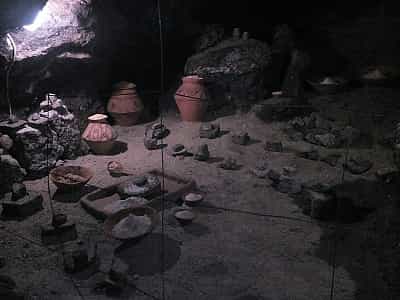 Пещера Вертеба - подземный музей трипольской культуры.