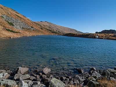 Бребенескул – высокогорное озеро в Карпатах.