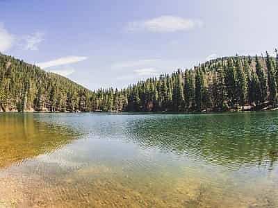 Синевир – самое большое и самое глубокое высокогорное озеро Украины.