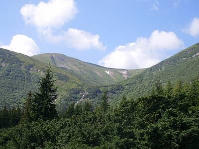 Прутський (Говерлянський) водоспад на схилі гори Говерла.